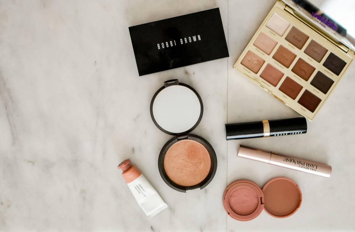 How to Achieve a Fresh Makeup Finish Without Looking Overdone